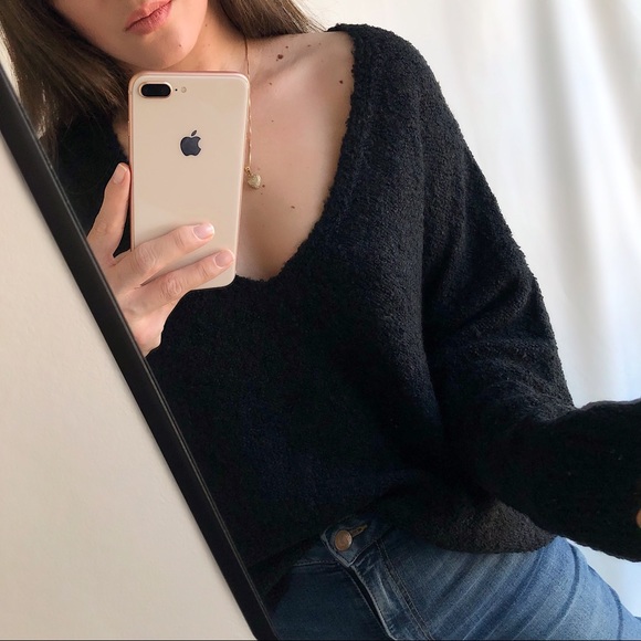 The Basic Essential Sweater - Picture 2 of 9